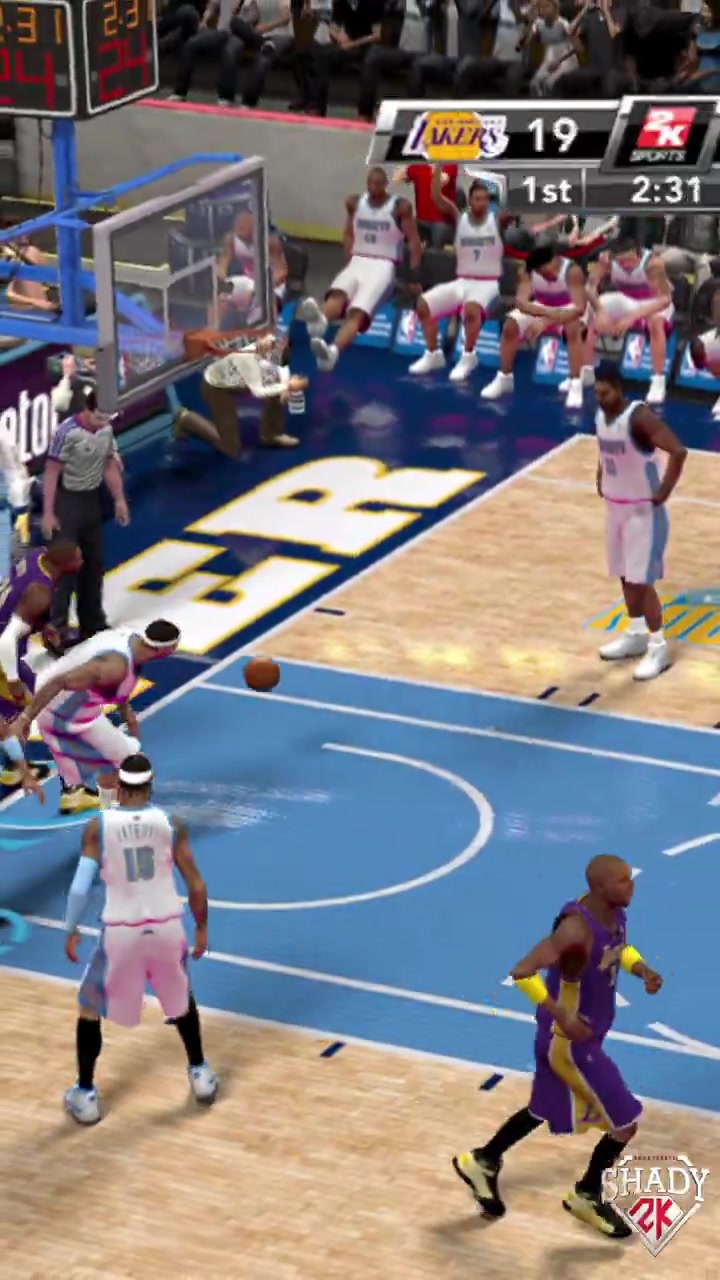 把科比的動(dòng)作還原得非常真實(shí)！有多少人是從這版開始接觸2K的？